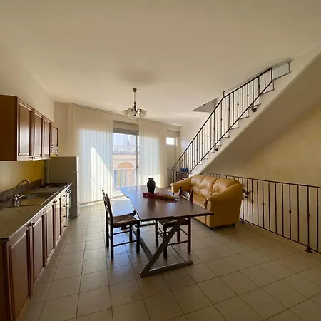 Holiday home Stelure Aradeo